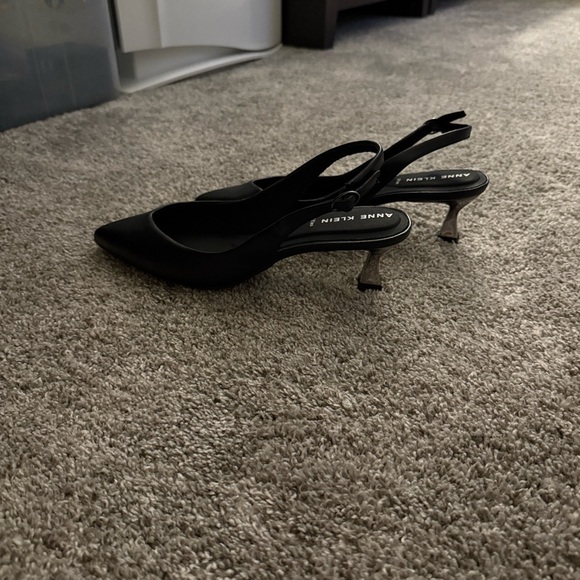 Calvin Klein Elegant Black Slingback Heels - Picture 1 of 4